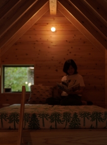 ３坪の小さい家、ソロキチのベッドサイト